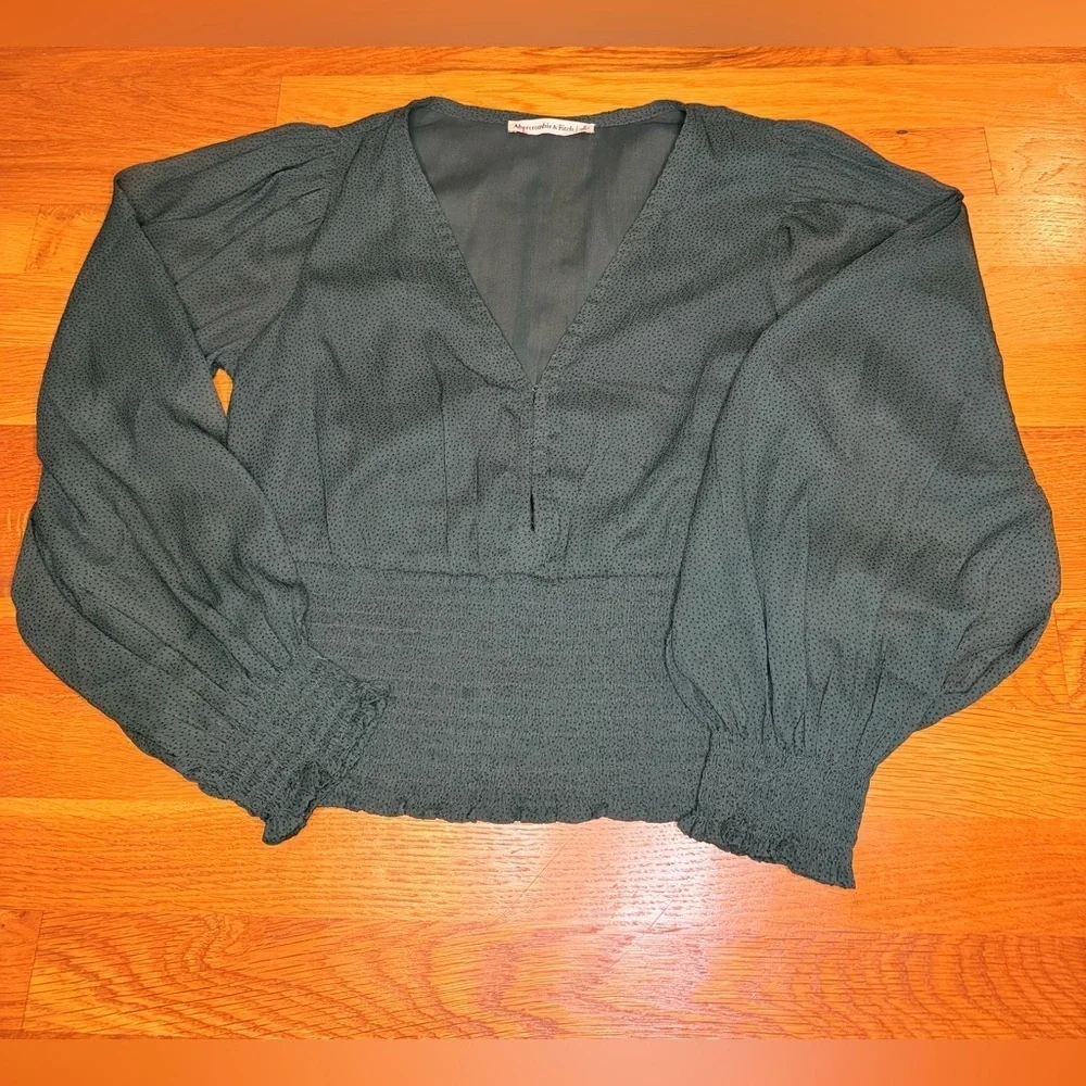 Abercrombie & Fitch Green Smocked Waist Blouse | Puff Sleeve V-Neck Top S